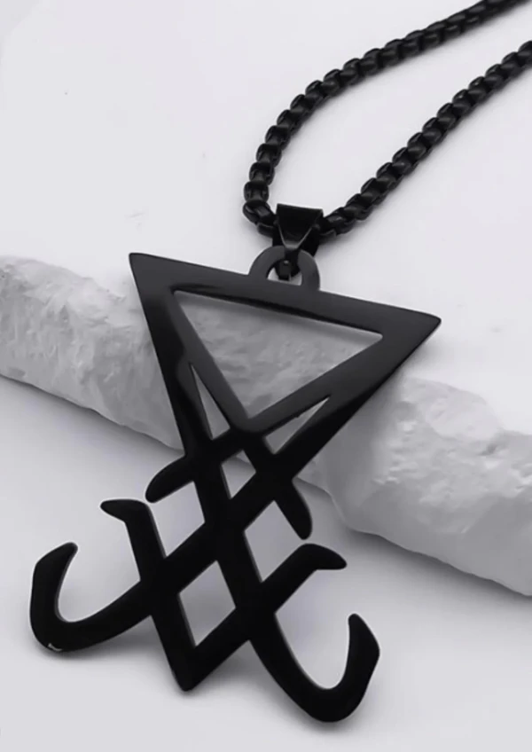 Easure Necklace Sigil Black